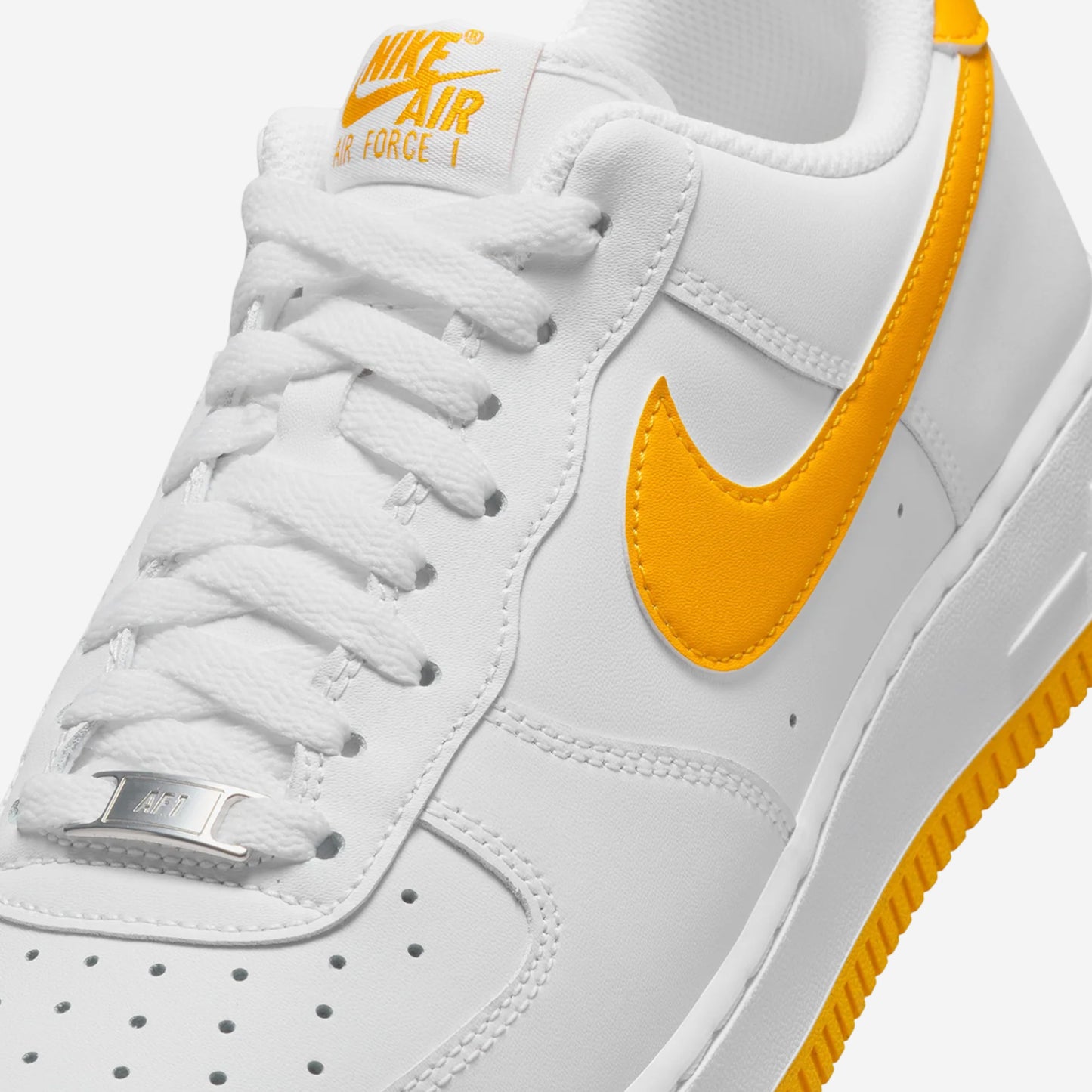 NIKE AIR FORCE 1 '07