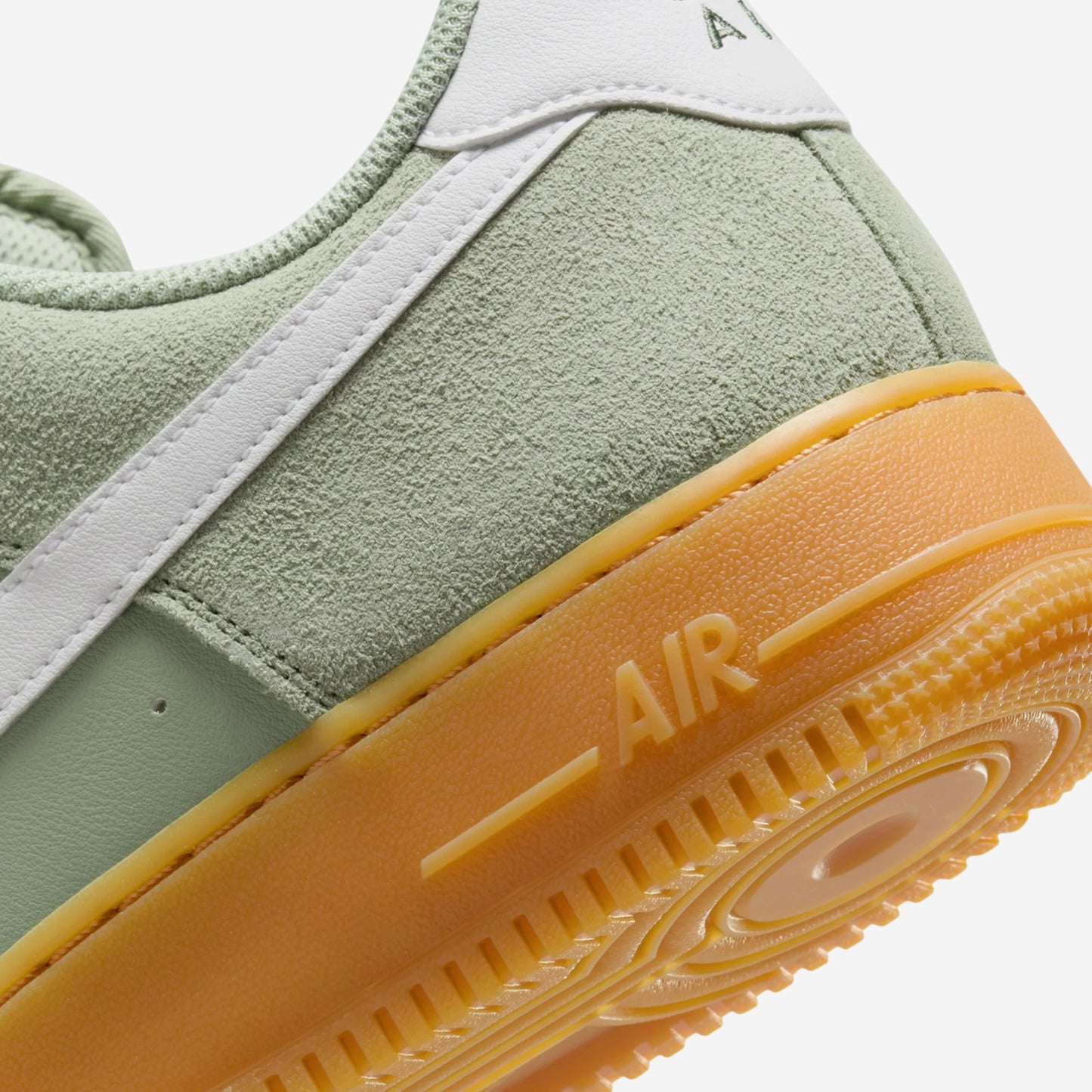 NIKE AIR FORCE 1 07 LV8