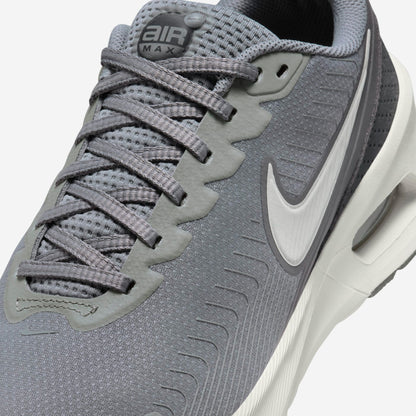 NIKE AIR MAX NUAXIS