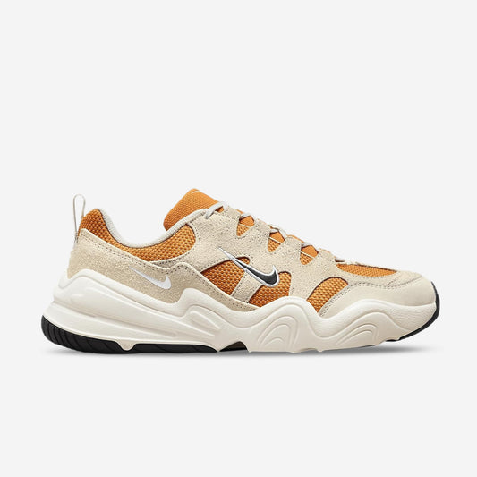 NIKE TECH HERA