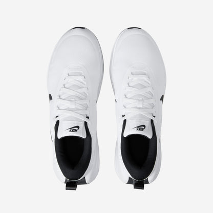 NIKE PROMINA