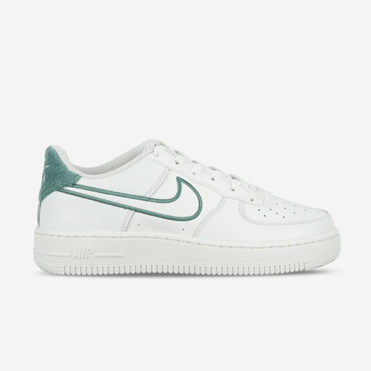 NIKE AIR FORCE 1 LV8