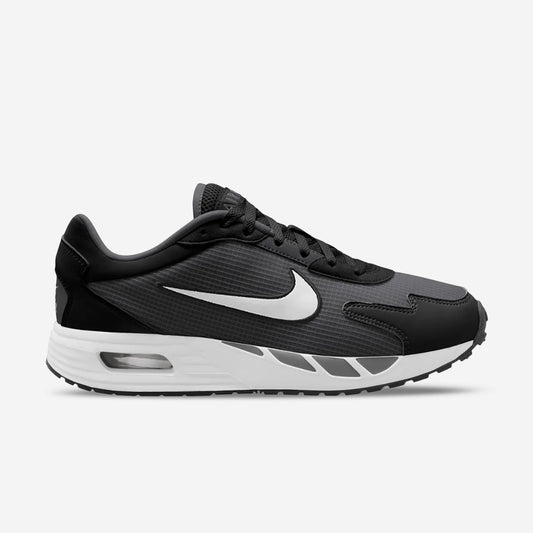 NIKE AIR MAX SOLO
