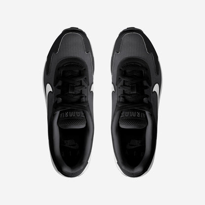 NIKE AIR MAX SOLO